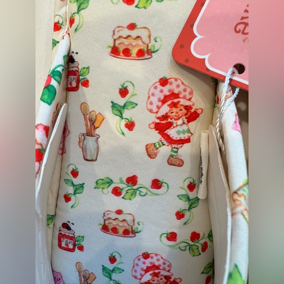 Strawberry Shortcake Slippers🍓 - Picture 3 of 4